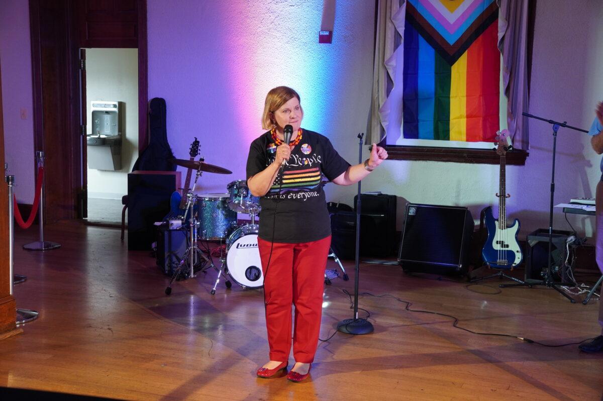 Fairfax City Mayor Catherine Read speaks at a pride month event featuring drag queen performances at the old town hall in Fairfax, Va., on Jun. 3, 2023. (Terri Wu/The Epoch Times)
