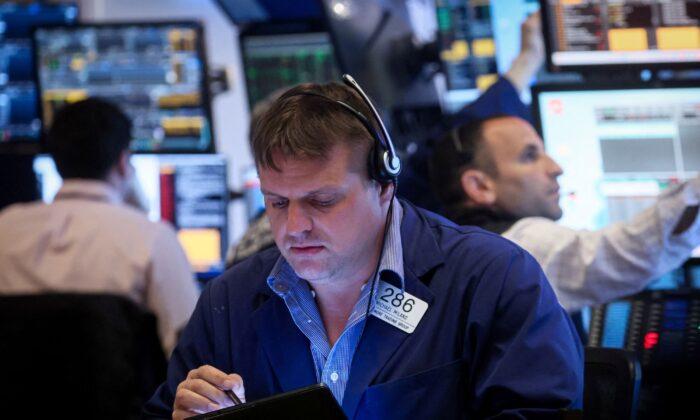 Wall Street Opens Muted as Investors Weigh Chances of June Rate Pause