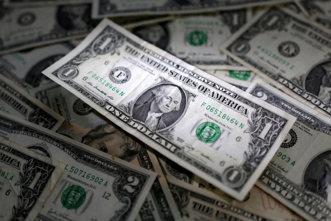 JPMorgan Flags Some Signs of Emerging De-dollarization