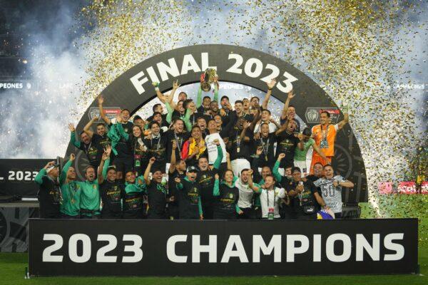 Leon players pose after defeating LAFC to win the CONCACAF Champions League championship at BMO Stadium in Los Angeles on Jun 4, 2023. (Kirby Lee/USA TODAY Sports)