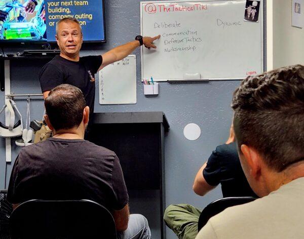 Director Mike Simpson of Arizona Tactical Adventures explains the theory of hybrid tactical responses on June 3, 2023. (Allan Stein/The Epoch Times)