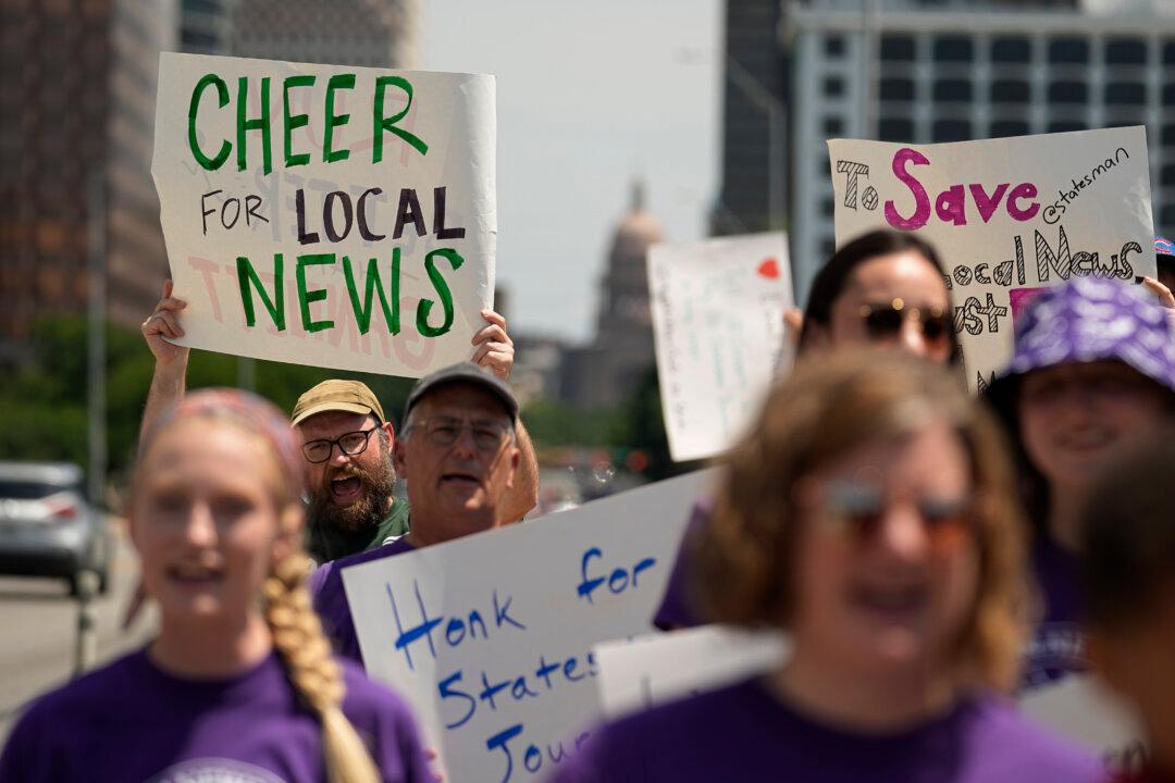 Hundreds of Journalists Strike to Demand Leadership Change at Biggest US Newspaper Chain
