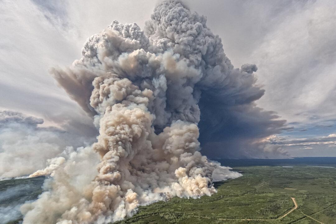 Storms Forecast to Bring Rain, but Also a Risk of Winds, Lightning, as Wildfires Rage