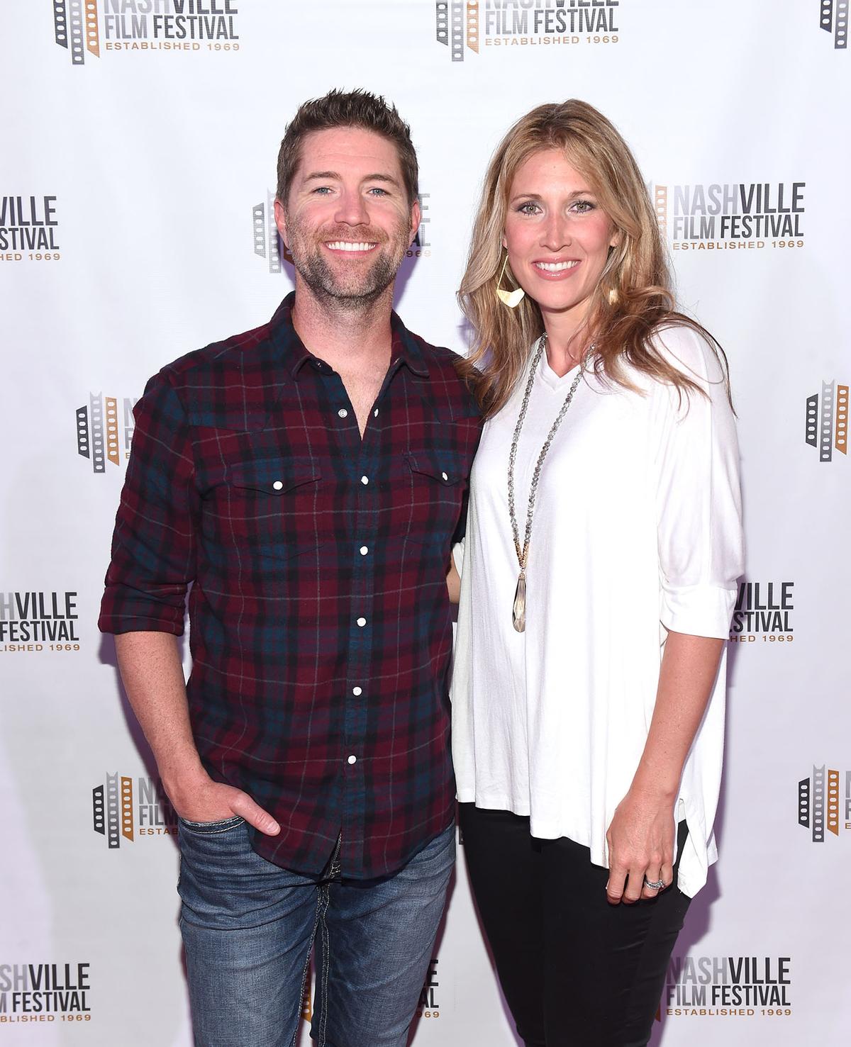 Josh Turner and his wife Jennifer at the 49th Annual Nashville Film Festival, 2018. (Kempin/Getty Images)