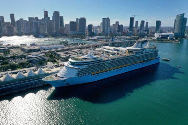 A cruise ship waits for people to embark before leaving PortMiami in Miami, Fla., on Dec. 31, 2021. (Joe Raedle/Getty Images)