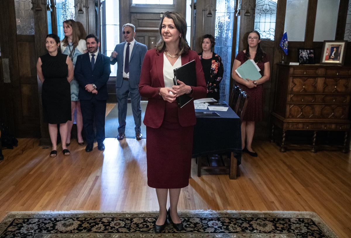 Albertans Want New Gov’t to Focus on Health Care, Affordability, and Standing Up to Ottawa: Poll