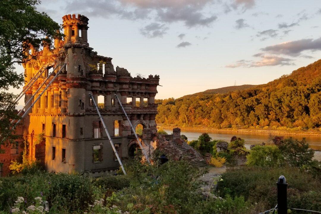 Enjoy Award-Winning Movie and Meet the Cast While Touring a Hudson River Castle