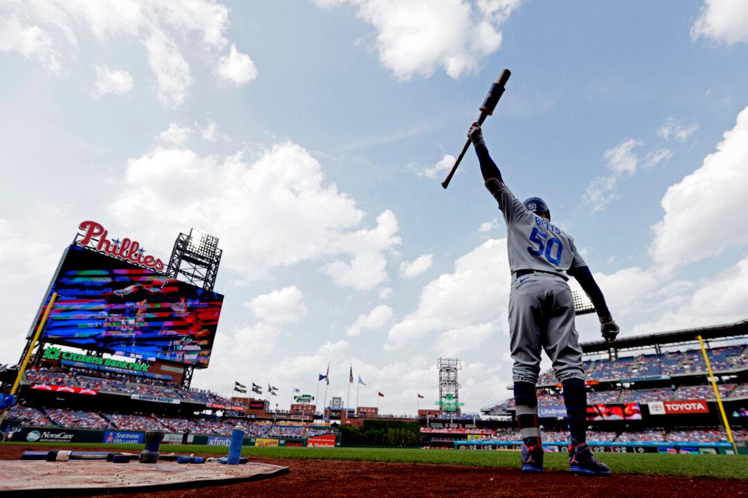 Phillies Win Sunday to Take Series From Dodgers 2–1