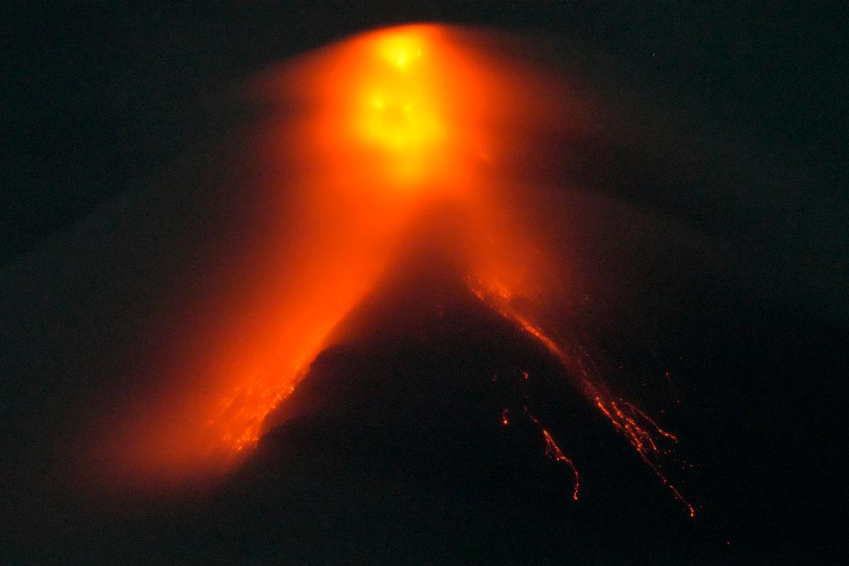 Philippines’ Mayon Volcano Spews Lava Down Its Slopes in Gentle Eruption Putting Thousands on Alert