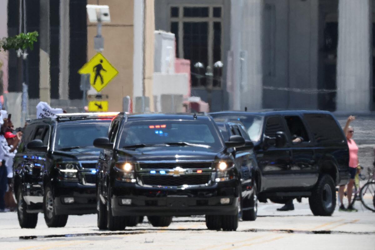 The motorcade of former President Donald Trump arrives at the Wilkie D. Ferguson Jr. United States Courthouse in Miami on June 13, 2023. (REUTERS/Brendan Mcdermid)