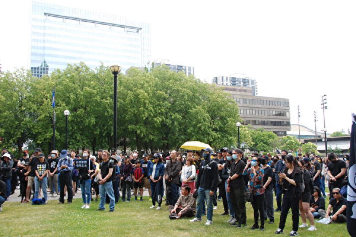 On June 11, 2023, hundreds of Hong Kong people in Toronto rallied at Mel Lastman Square in North York Region to commemorate the 4th anniversary of the anti-extradition protests. (Yiling/The Epoch Times)