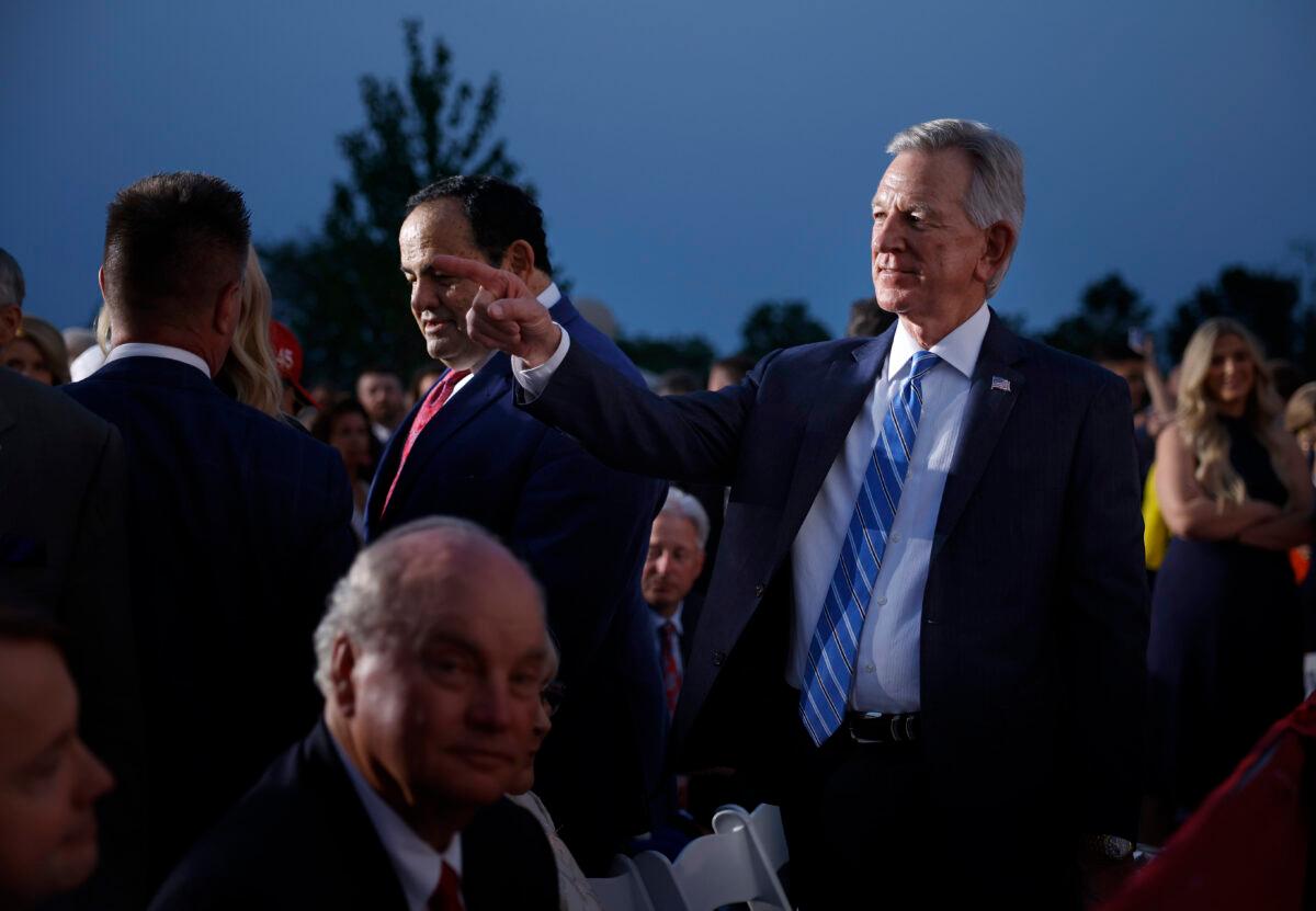 Sen Tommy Tuberville (R-Ala.) greets guests before former U.S. President Donald Trump speaks at the Trump National Golf Club in Bedminster, N.J., on June 13, 2023. (Chip Somodevilla/Getty Images)