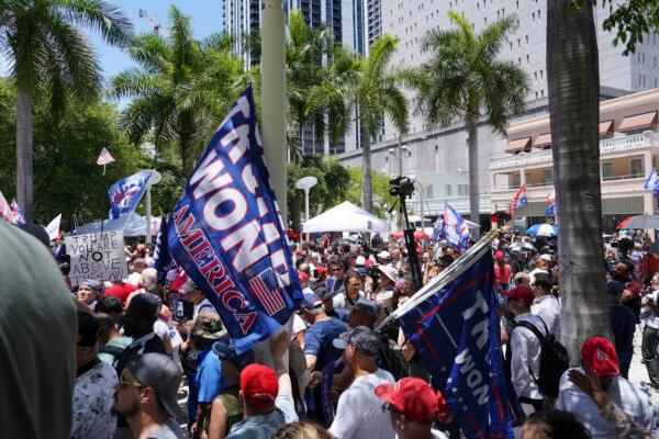 Protesters gather outside the Wilkie D. Ferguson, Jr. federal courthouse, awaiting the arrival of former President Donald Trump in Miami, Fla., on June 13, 2023. (Madalina Vasiliu/The Epoch Times)