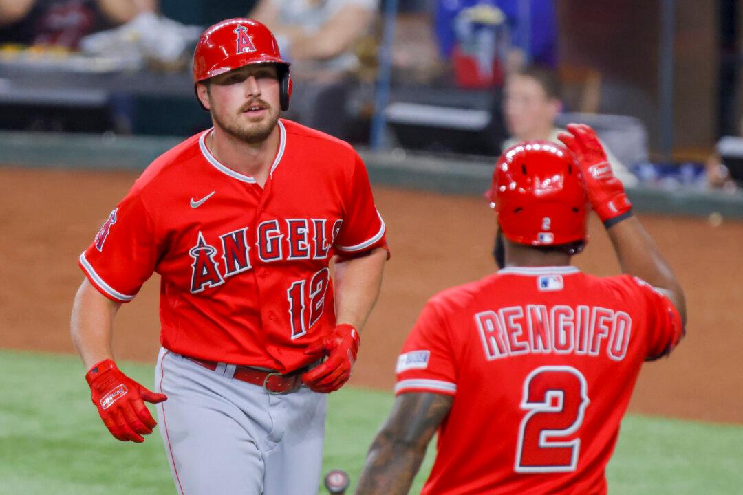 Renfroe’s HR Keys Three-Run Sixth, Angels Beat Rangers 7–3 for Third Straight