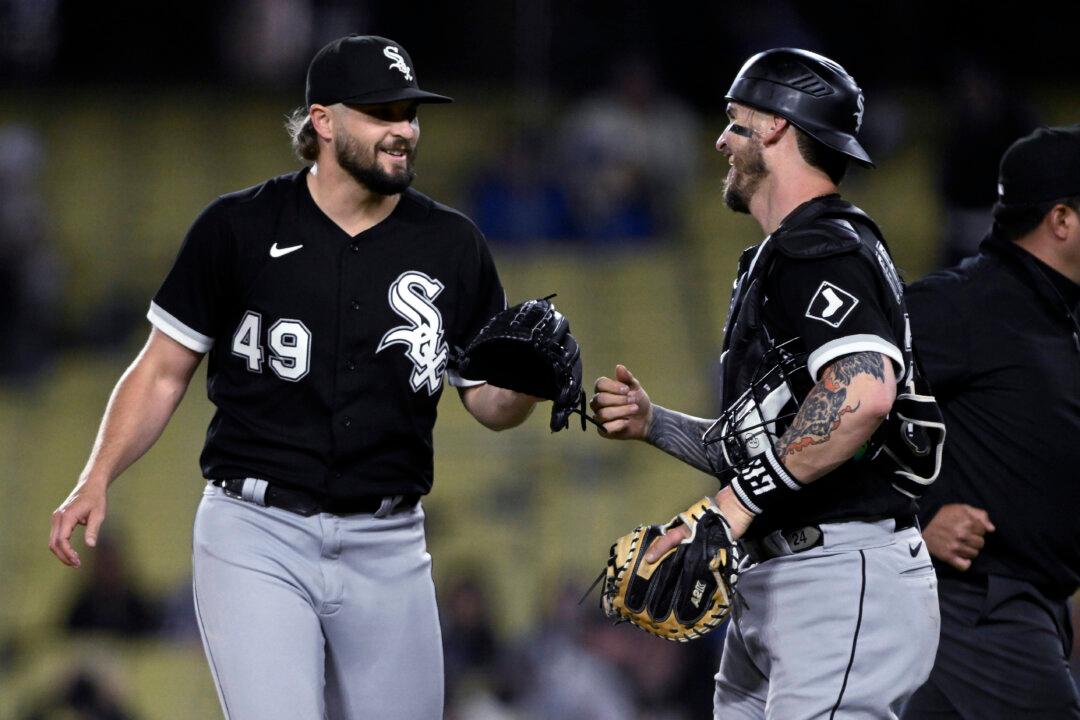 White Sox Lose Clevinger and Grifol Before Beating Dodgers 8–4 to Snap 3-Game Skid