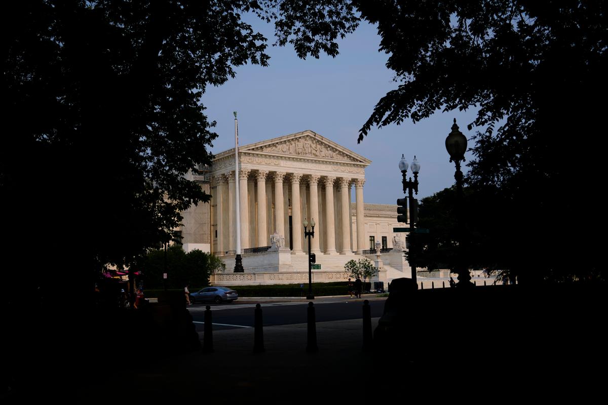 State AGs Tell Top 100 CEOs That SCOTUS Affirmative Action Ruling Applies to Them Too