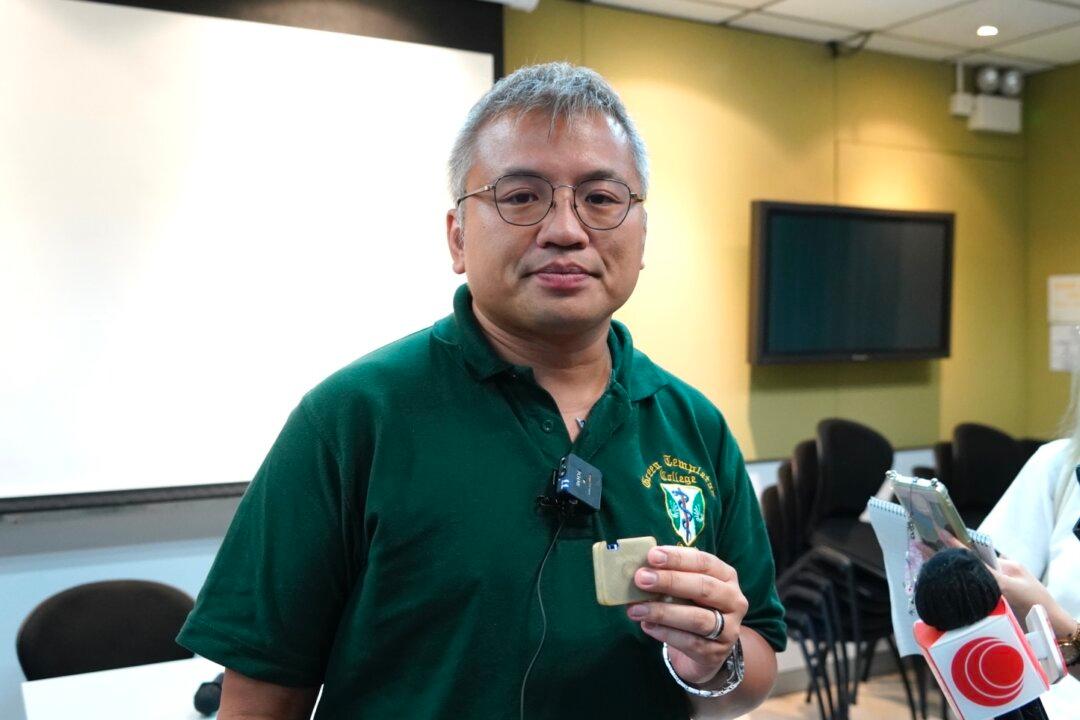 Hong Kong’s Major Journalist Group Swimming Against the Tide Under Financial Difficulties and Political Challenges