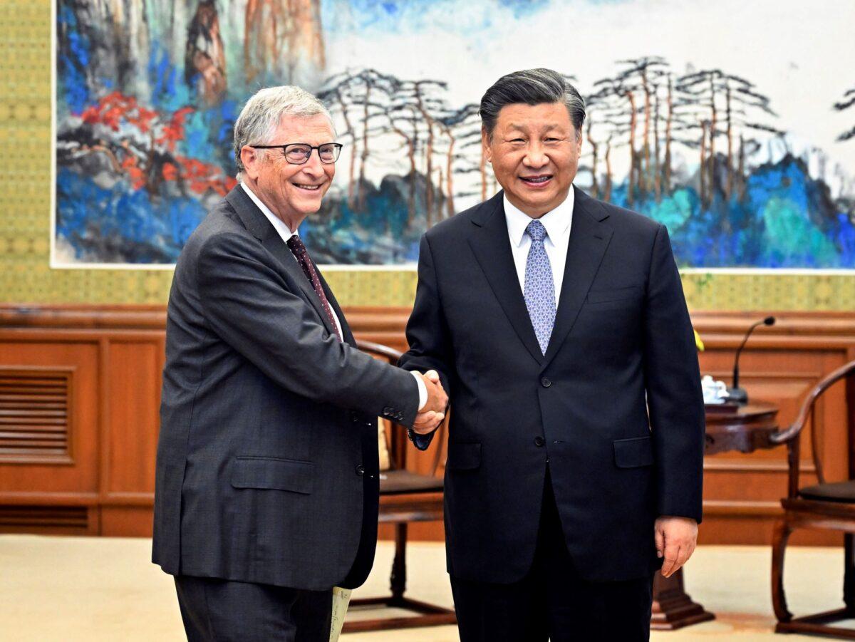 Bill Gates (L) meets with Chinese leader Xi Jinping in Beijing on June 16, 2023. (Yin Bogu/Xinhua via AP)