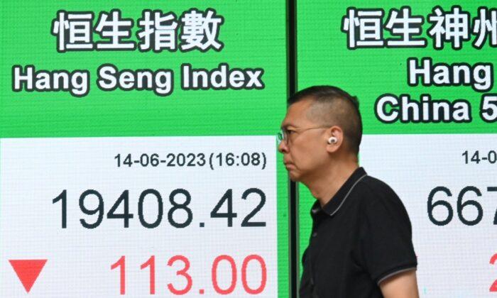 While Asian Stock Markets Soar, China’s Stock Market Suffers Losses