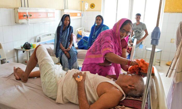 Days of Sweltering Heat, Power Cuts in Northern India Overwhelm Hospitals as Death Toll Climbs