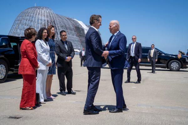 California Gov. Gavin Newsom (front L) and President Joe Biden (front R) greet each other at the Lucy Evans Baylands Nature Interpretive Center and Preserve in Palo Alto, Calif., on June 19, 2023. (Courtesy of Office of Governor Gavin Newsom)