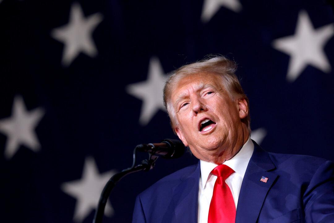 Trump Unveils Plan to ‘Squeeze’ US Spending, Cut Deficit