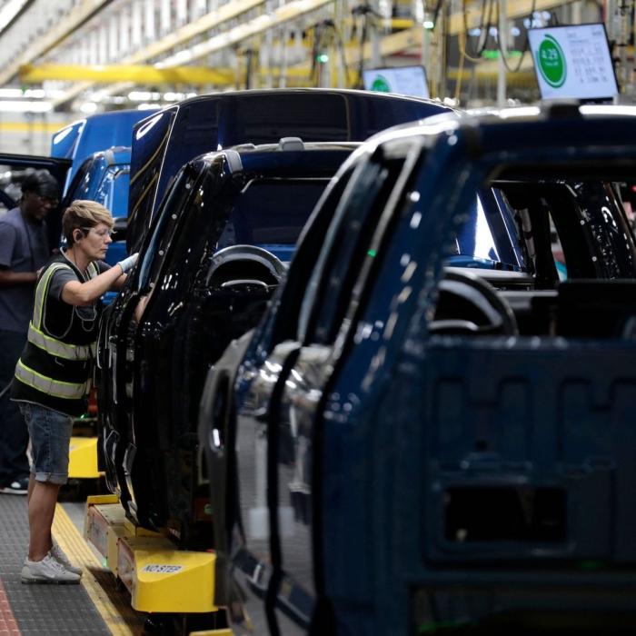 Ford to Scale Down EV Production, Transfer Crew to Gas Vehicle Assembly Plant