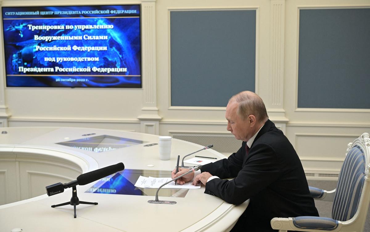 Putin Oversees Russian Nuclear Forces’ Drills Amid Growing International Tensions