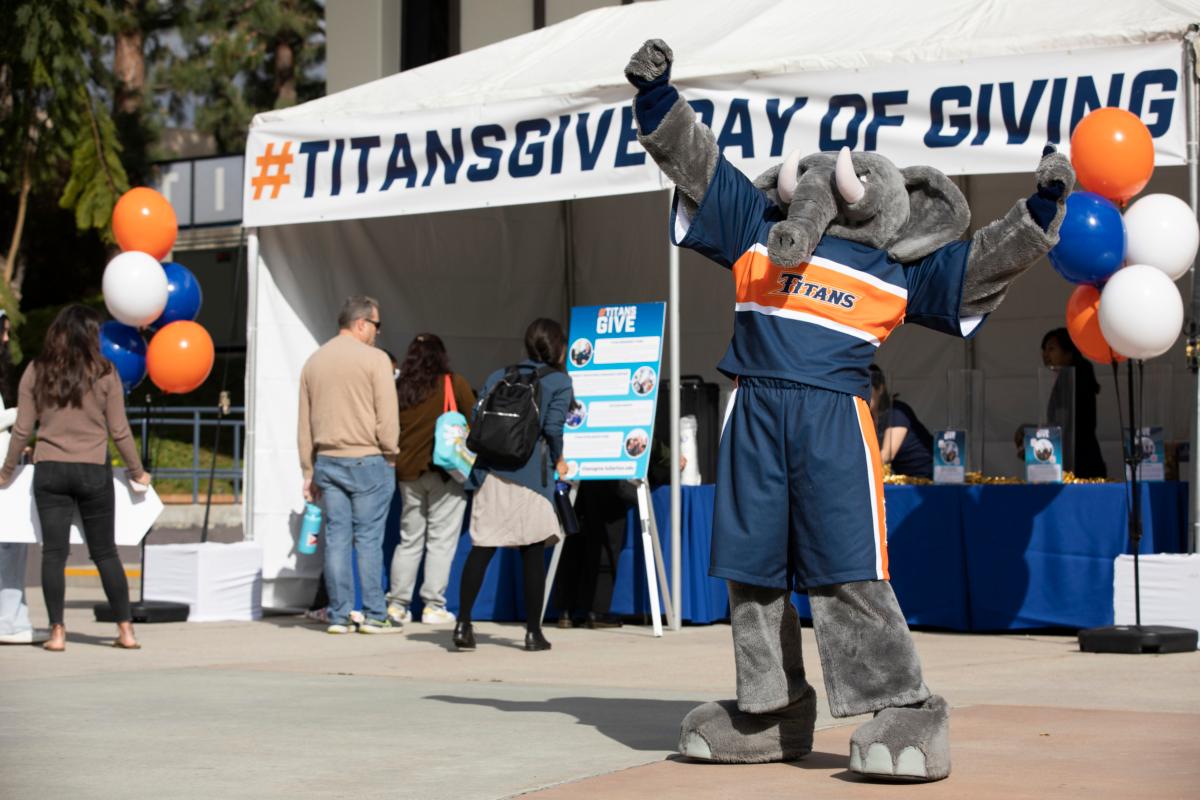 Cal State Fullerton's annual "Day of Giving." (Courtesy of California State University–Fullerton)