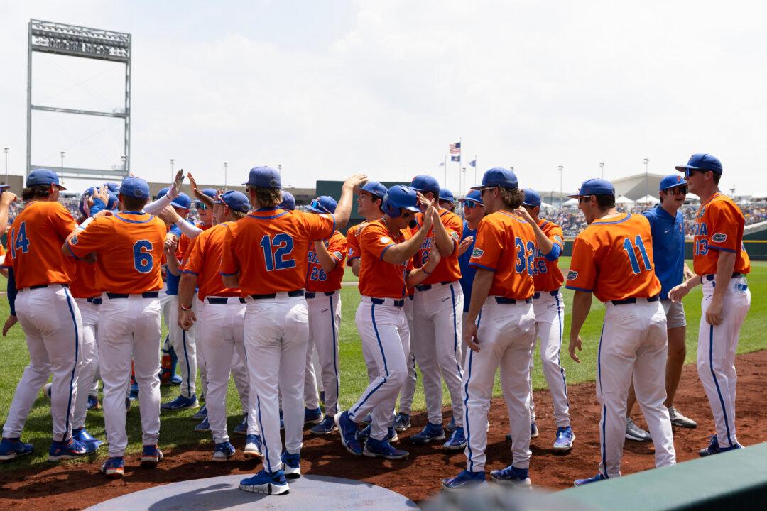 Florida Locks up Spot in the College World Series Finals With a 3–2 Win Over TCU
