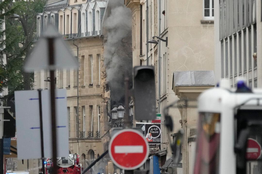 Strong Explosion Rocks Paris, at Least 24 Injured