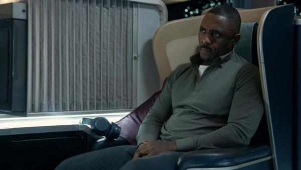 Sam Nelson (Idris Elba), in “Hijack.” (Apple TV+)