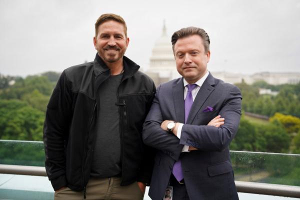 Jim Caviezel (L), actor in the new human trafficking action film "Sound of Freedom,” and Jan Jekielek (R), Epoch Times Senior Editor and American Thought Leaders host, pose for a picture in Washington on June 21, 2023. (Madalina Vasiliu/The Epoch Times)