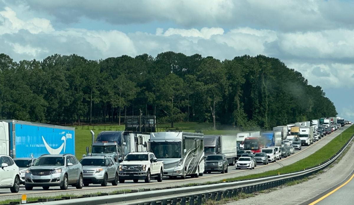 Traffic slows to a standstill for miles on northbound Interstate 75 in Gainesville, Fla., on June 23, 2023. (Nanette Holt/The Epoch Times)