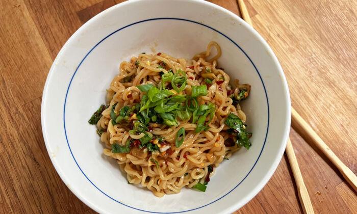 10-minute Chili Noodles for an Easy Summer Burn
