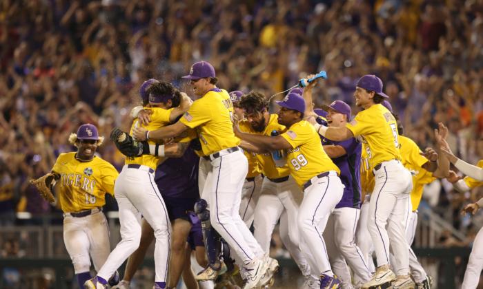 LSU Wins 1St College World Series Title Since 2009, Beating Florida 18–4 One Day After 20-run Loss