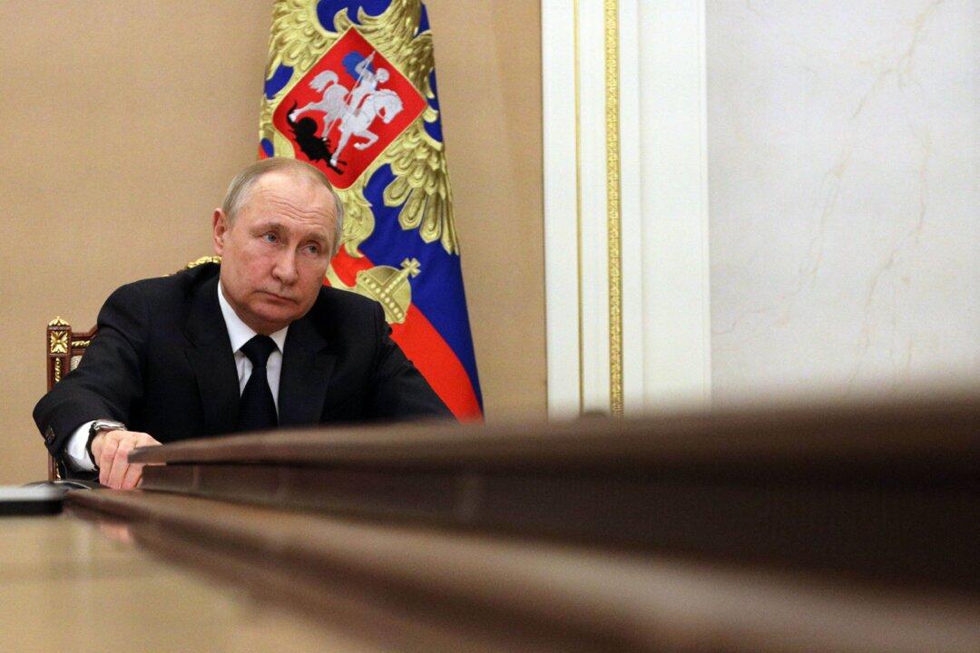 Putin Pulls Russia Out of Longstanding Nuclear Test Ban Treaty