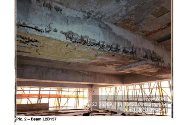 In addition to the columns, the beams also show similar conditions, with one photo suggesting they may be hollow. (Courtesy of Jason Poon Chuk-Hung)