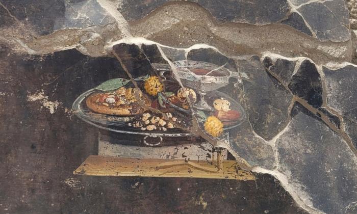 ‘Pizza’ Painting Found in Ancient Roman Ruins of Pompeii
