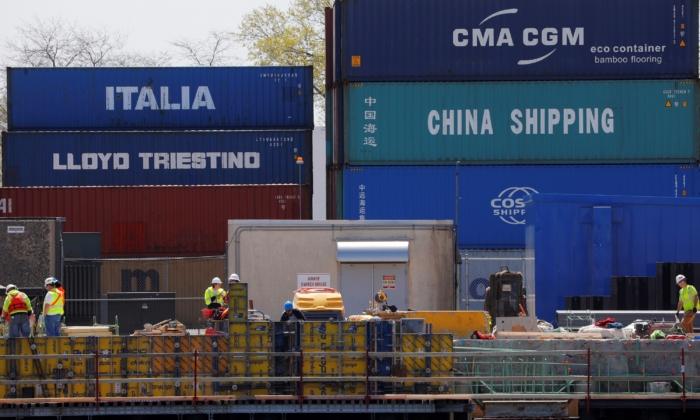 US Goods Trade Deficit Narrows; Retail Inventories Rise