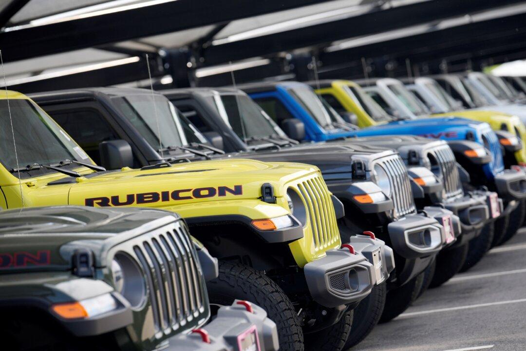 US Economic Growth Last Quarter Is Revised Up to 2 Percent Annual Rate