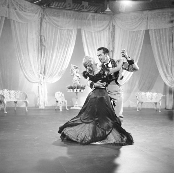 Patti Robinson (Jane Powell) dances a tango with Demi Armendez (Ricardo Montalbán), in "Two Weeks With Love" (MovieStillsDB)