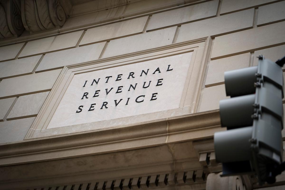 IRS Offers Tax Relief to Hurricane Victims in Several States