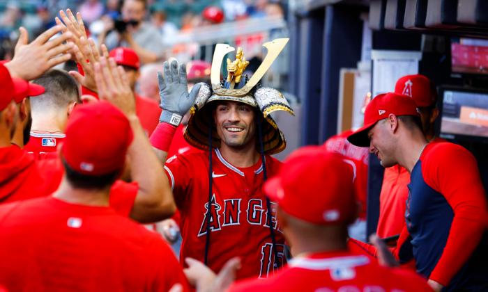Angels Use 3 Solo Homers to Cool Off MLB-Leading Braves With 4–1 Victory; Ohtani Goes 2 for 3