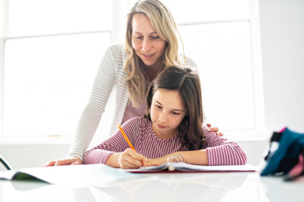 Many mothers dream of being able to stay at home with their children, and with some serious financial planning, this can become a reality. (LSOphoto/Getty Images)