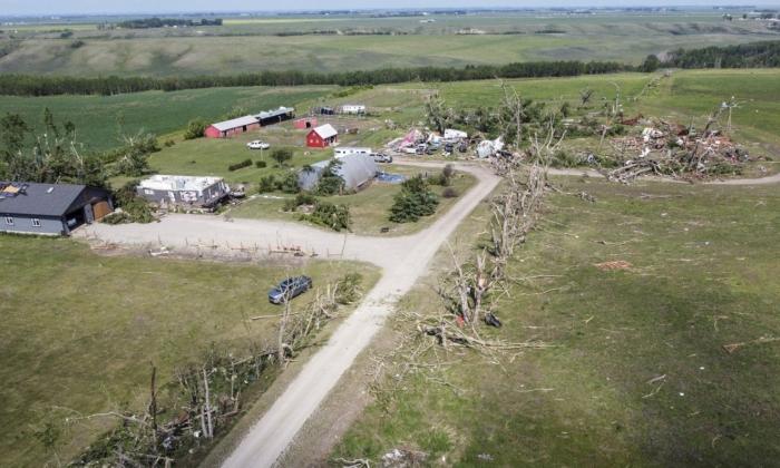 Woman Whose Home Was Destroyed by Tornado Estimates 100 People Came to Help Clean Up