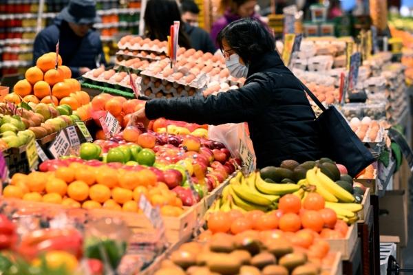 Inflation Eases Slightly to 4.9 Percent in October Ahead of Rate Rise Decision