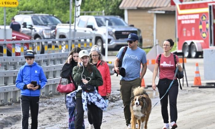 Evacuated Residents Returning to Quebec Town Where Landslide Killed Two People