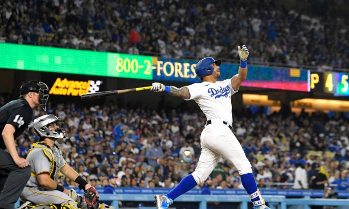Martinez and Peralta Homer Back-to-back, Rallying Dodgers Past Pirates 6–4