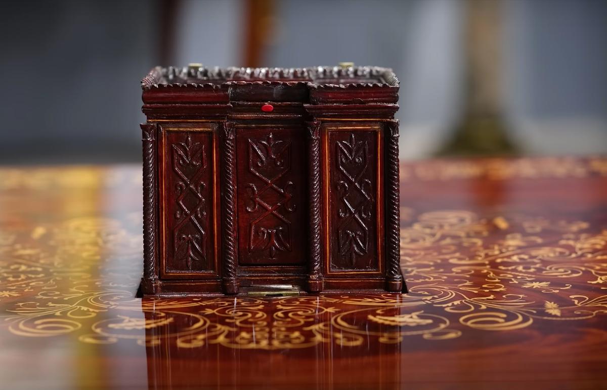 A miniature desk pops out from the center of the desktop at the push of a button. (Courtesy of <a href="https://rauantiques.com/">M.S. Rau, News Orleans</a>)